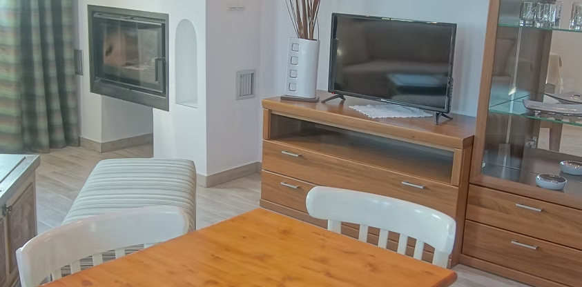 Πηλέας χώρος τραπεζαρίας και καθιστικού